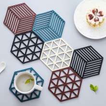 Xinyin Nordic style hexagonal silicone dining table insulation pad four seasons household insulation pad. Table mat