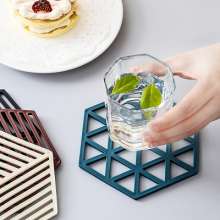 Xinyin Nordic style hexagonal silicone dining table insulation pad four seasons household insulation pad. Table mat