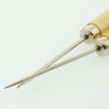 13cm awl with wooden handle. DIY leather gadgets for sewing. Thousands of household cloth shoe tools. Mending shoes with shoe tools