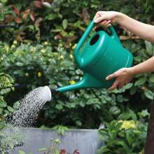 Plastic household watering can. Large capacity garden watering pot. Balcony garden long mouth shower pot watering pot
