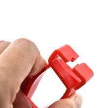 Aluminum buckle glove clip. Portable buckle Outdoor buckle. Compact, lightweight, multi-functional and multi-purpose buckle clip